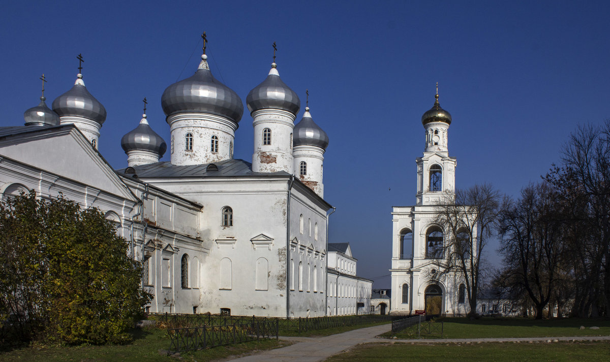 Спасский собор и колокольня Юрьева монастыря - Ольга Лиманская