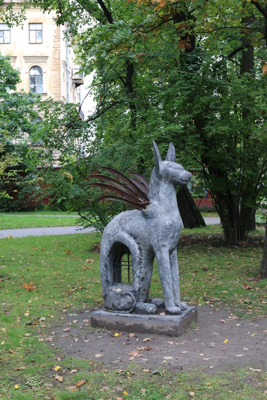 Скульптуры Измайловского парка - Ольга 