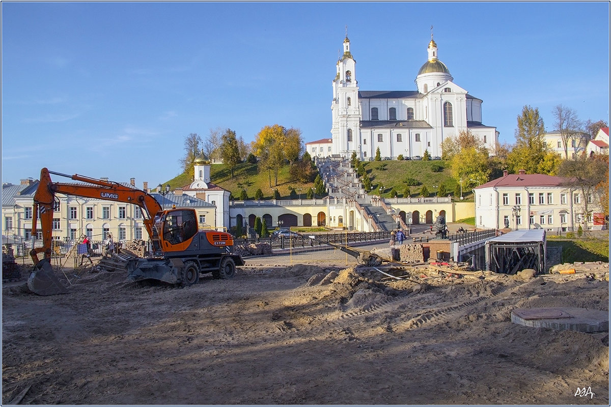 *** - Роланд Дубровский