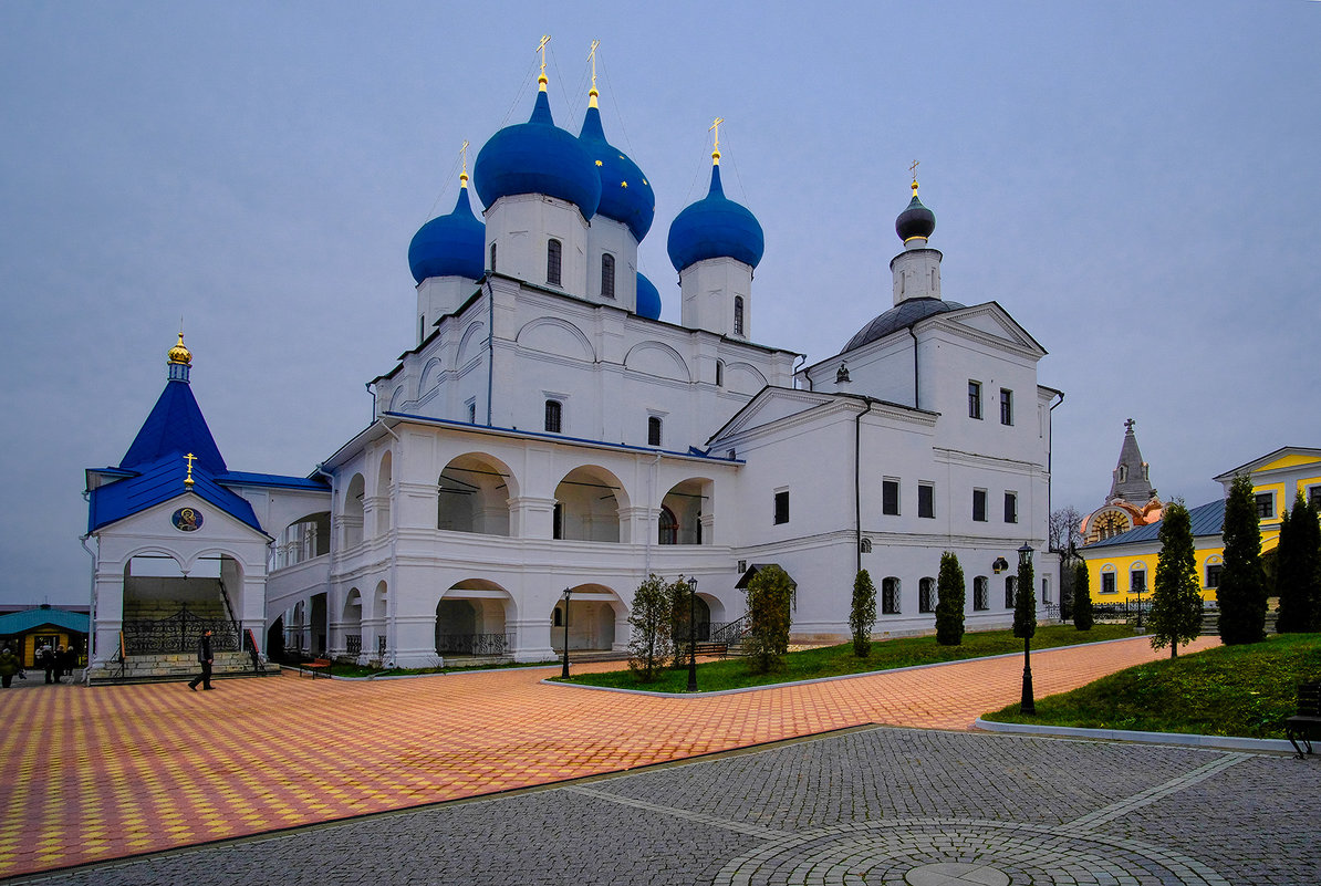 Серпуховской Высоцкий мужской монастырь. - Виктор 