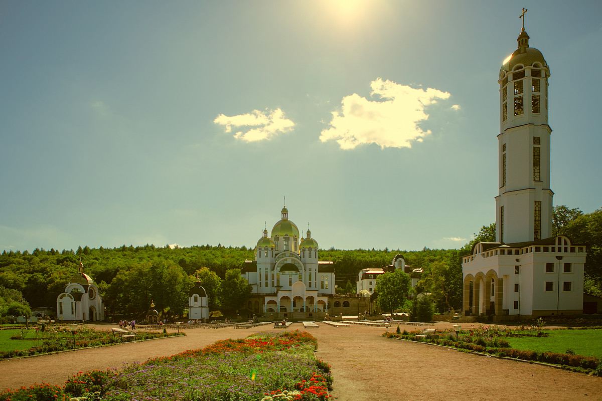 Святотроїцький монастир у с.Зарваниця - Vasiliy Sorokhan