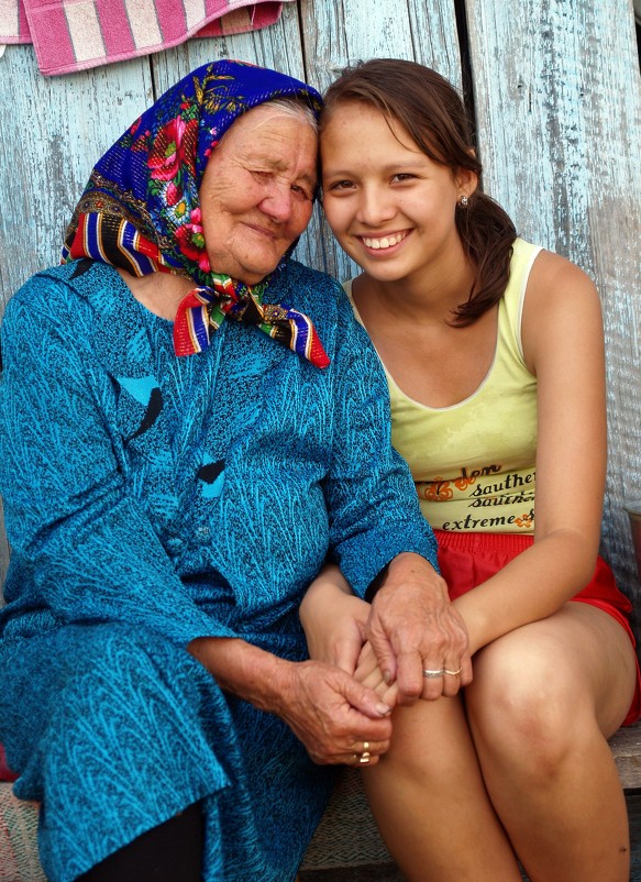 Внучка и бабушка - Риф Гайткулов 