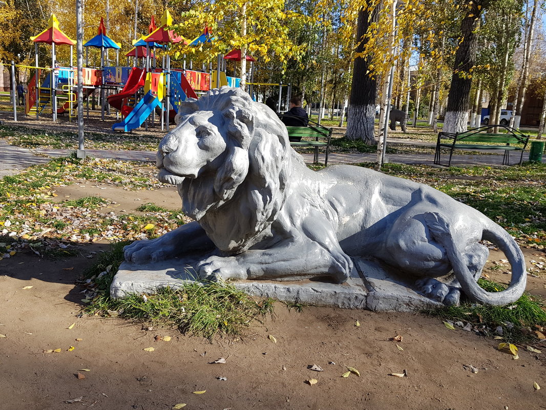 Сколько поколений фотографировались на таких скульптурах в детстве... - Anna Gornostayeva