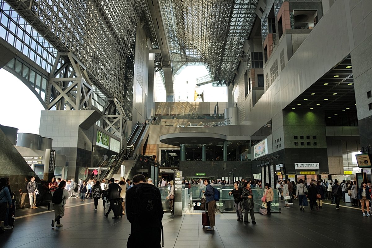 Футуристический атриум вокзала Киото - wea *