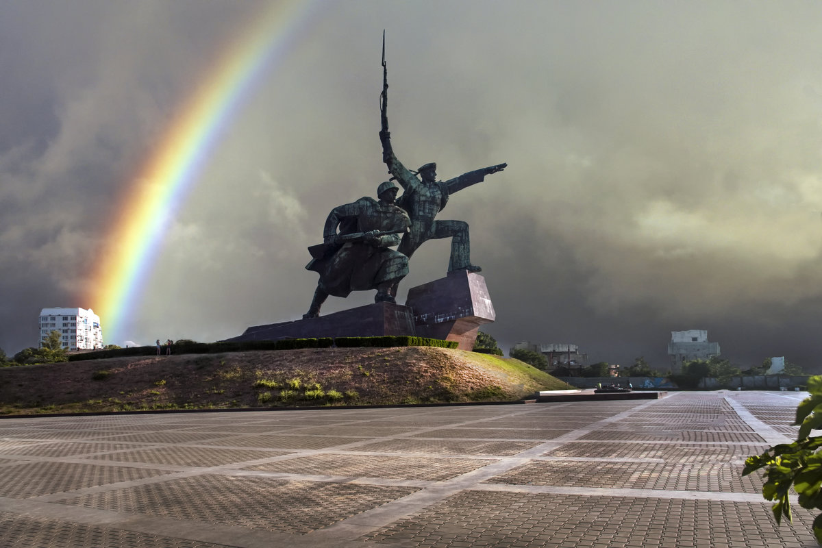 Памятник Солдату и Матросу - Анна Пугач