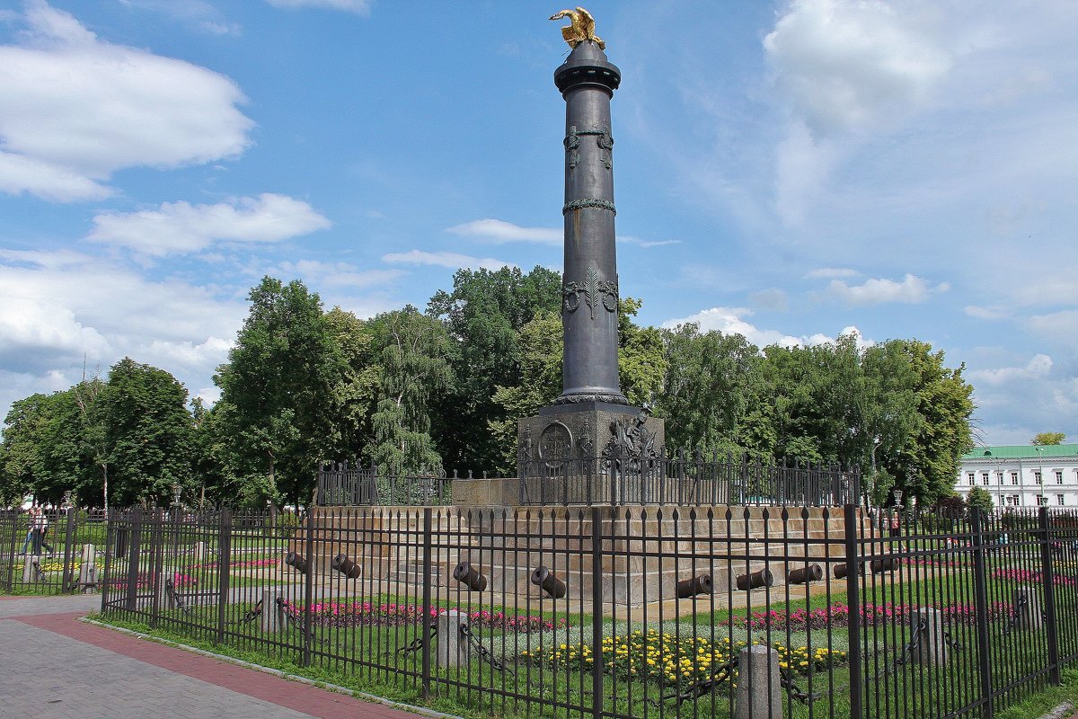 Памятник в честь 100-летия полтавской битвы со шведами. - sav-al-v Савченко