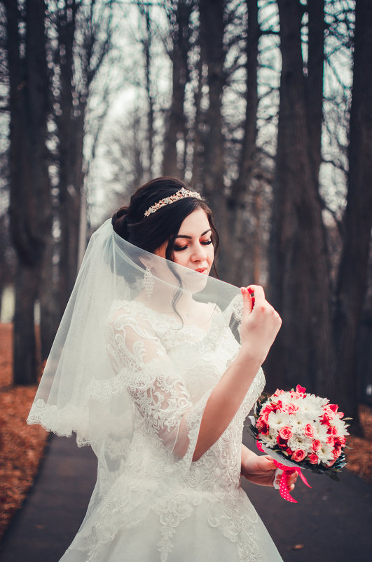 Невеста в осеннем парке - Вероника Алатырева