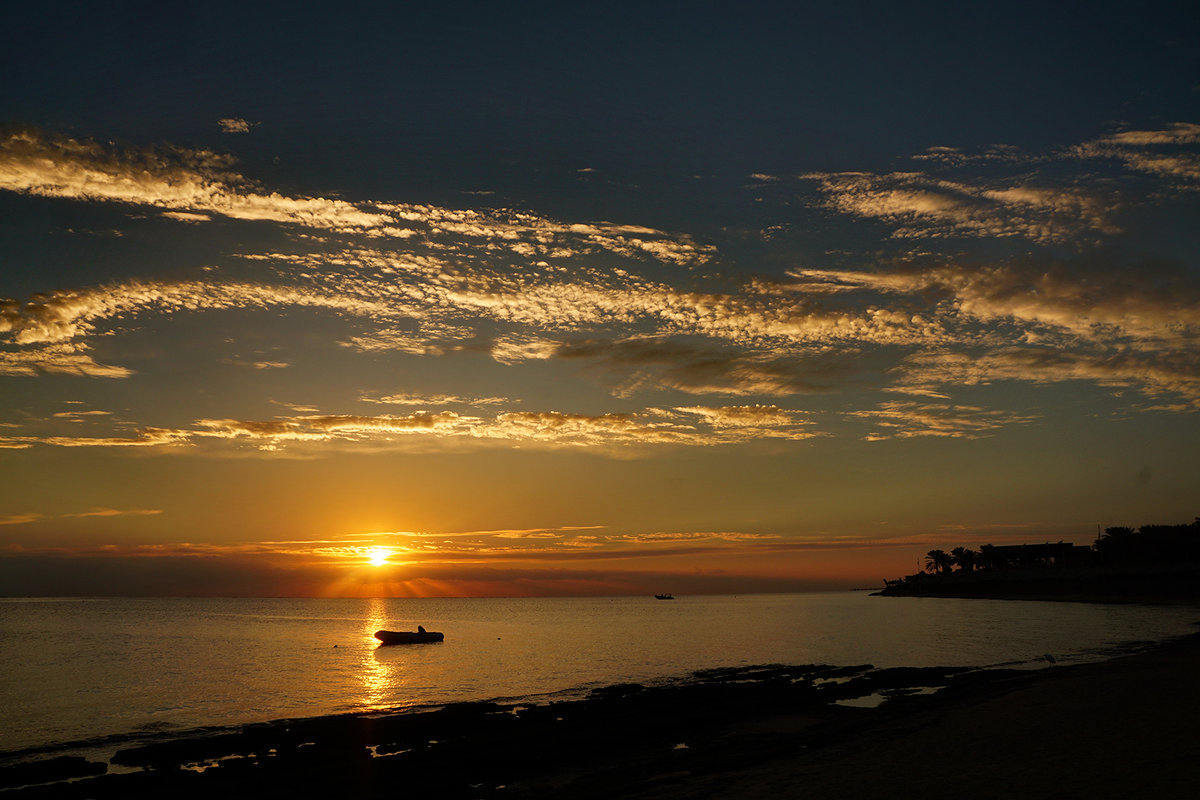 Восход солнца над Красным морем.. - igor G.