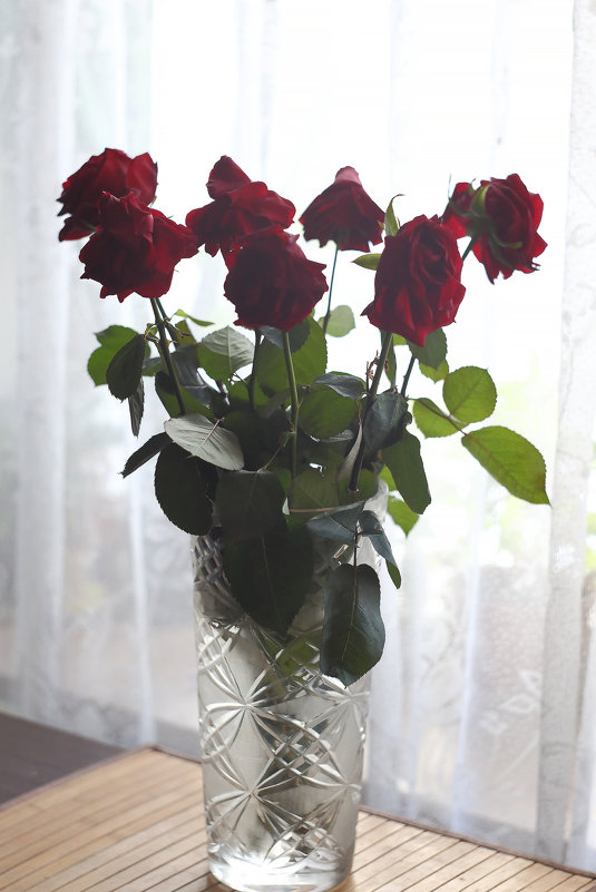 Ваза с розами - Николай Холопов