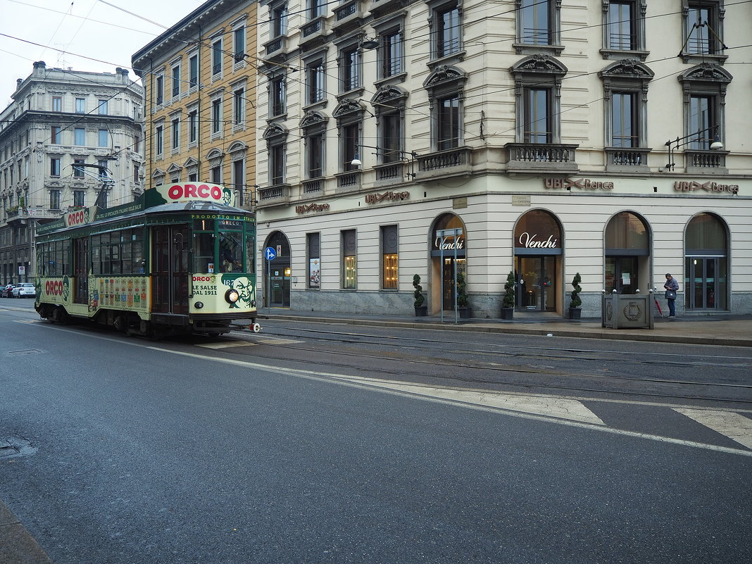 Колоритные трамваи Милана - wea *