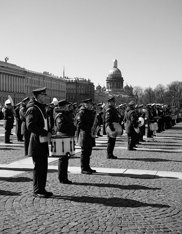 Военный оркестр ... - Лариса Корженевская