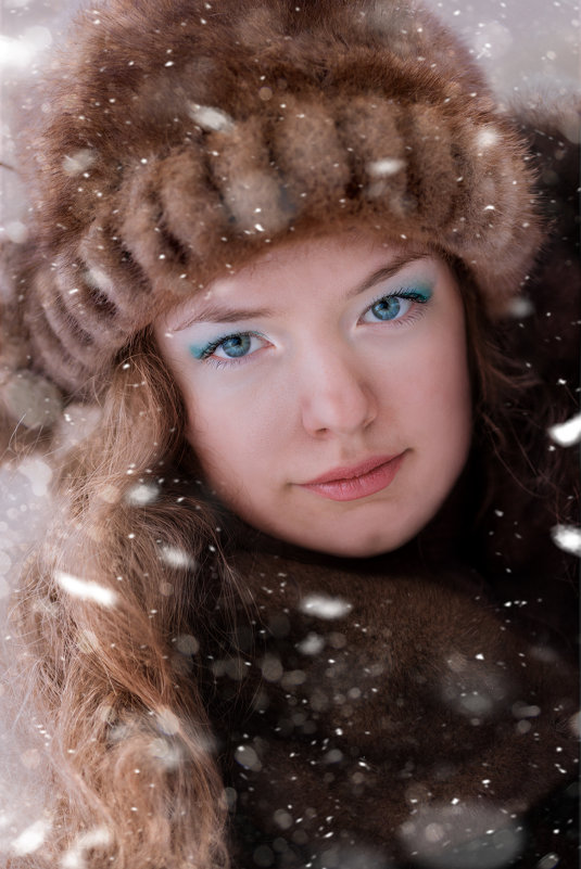 Девушка в объятиях зимы - Darina Mozhelskaia