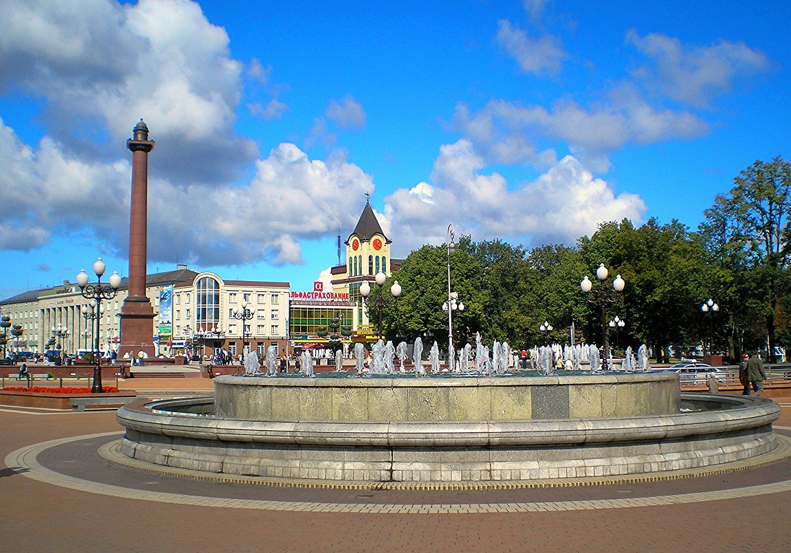 Главная площадь города - Сергей Карачин