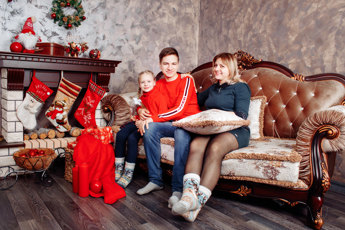 Юля и её семья - Константин Воронов