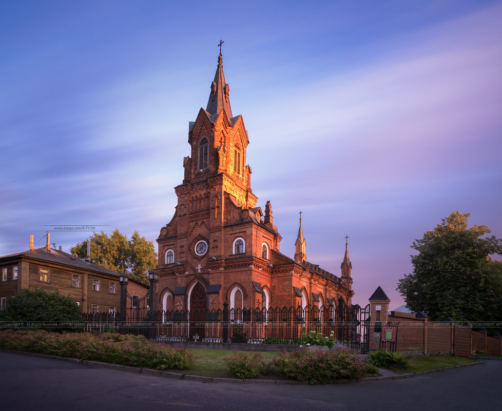 Католическая церковь святого Розария Пресвятой Девы Марии - Артём Мирный / Artyom Mirniy