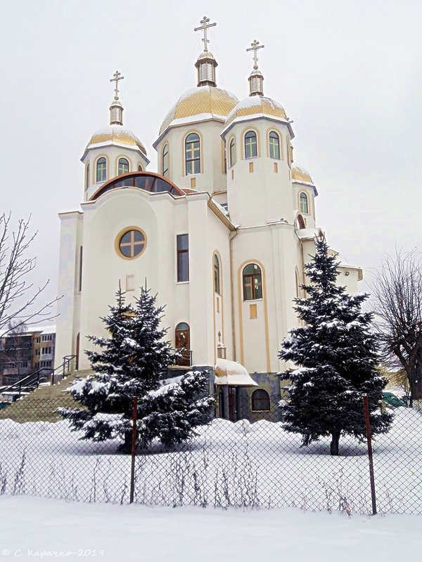 Чернвіці. церква сятого Володимира - Степан Карачко