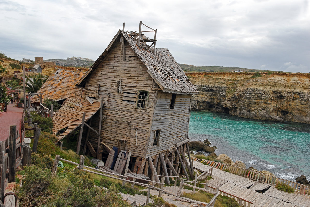 Деревня Попай (англ. Popeye Village) - skijumper Иванов