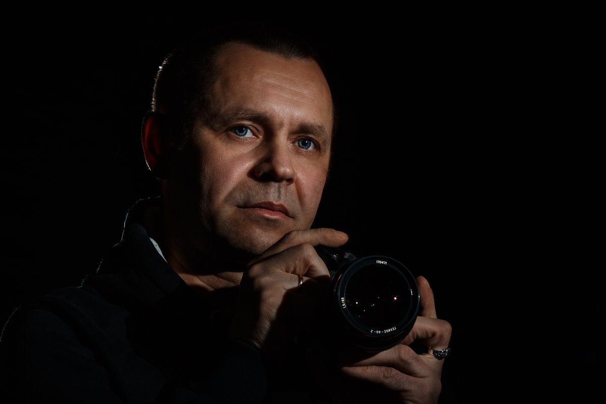 Автопортрет в низком ключе - Вячеслав Васильевич Болякин