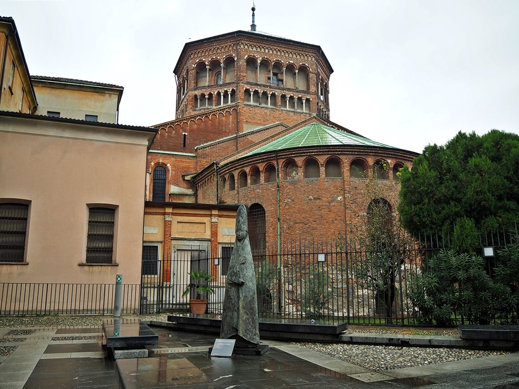 Милан Католический университет Святого Сердца - wea *