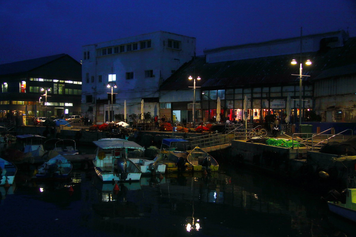 Ночная жизнь рыбного порта - M Marikfoto