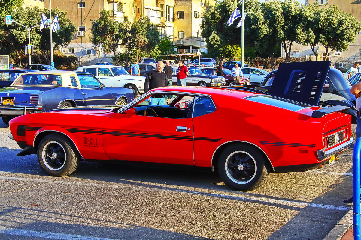 Ford Mustang - символ эпохи - M Marikfoto