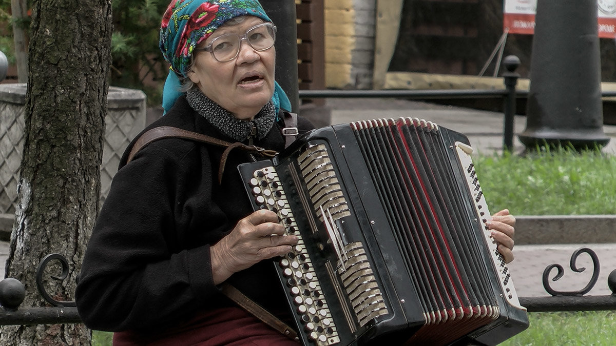 Санкт-Петербург. Песня "Мне в холодной землянке тепло..." - Игорь Олегович Кравченко