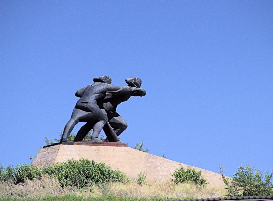 Памятник - Евгений Верзилин