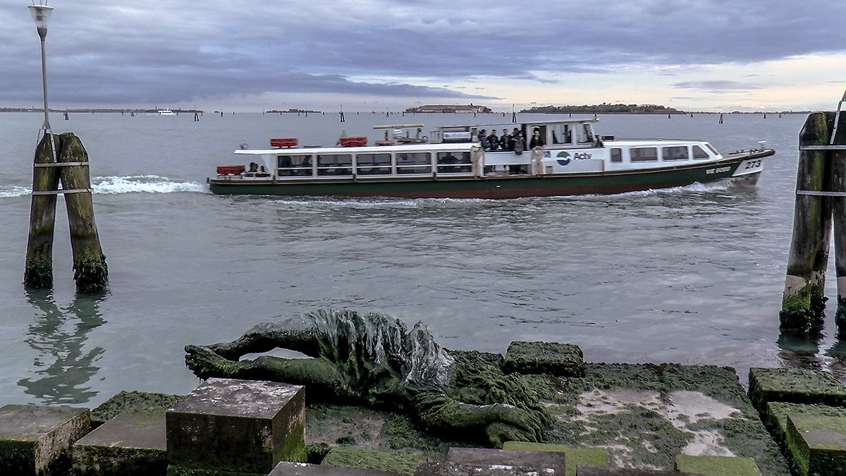 Venezia. Monumento ai partigiani caduti. Autore Carlo Scarpa. - Игорь Олегович Кравченко