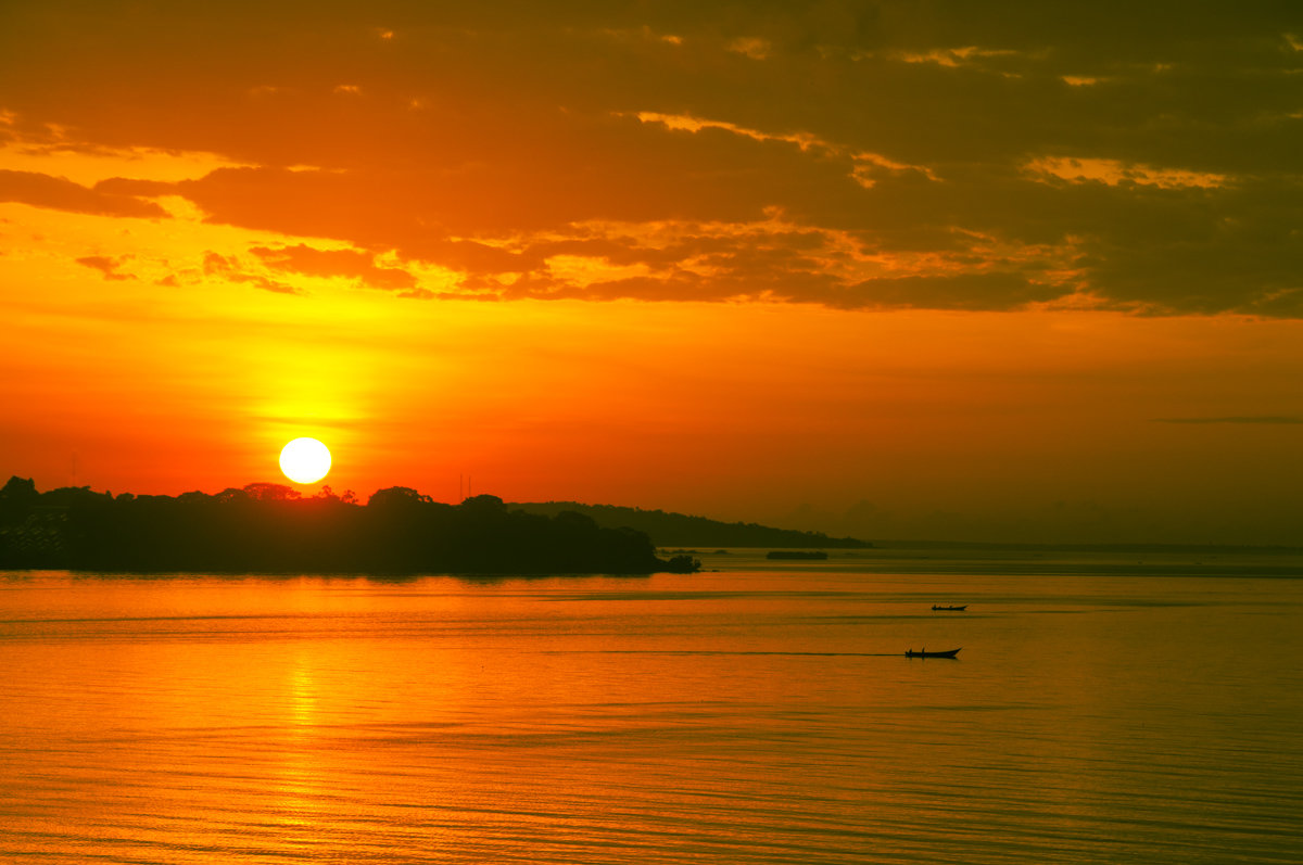Восход солнца на озере Виктория - Юрий Матвеев