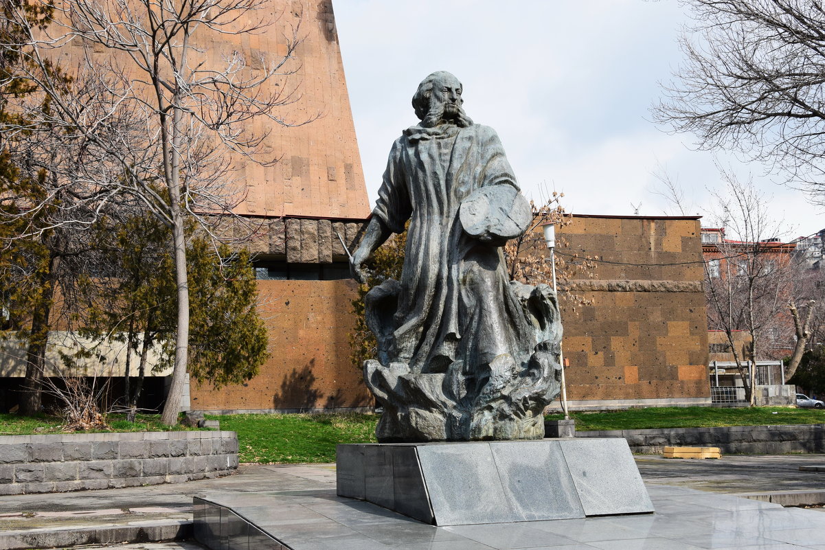 Армения. Ереван. Памятник Ивану Айвазовскому - Galina Leskova