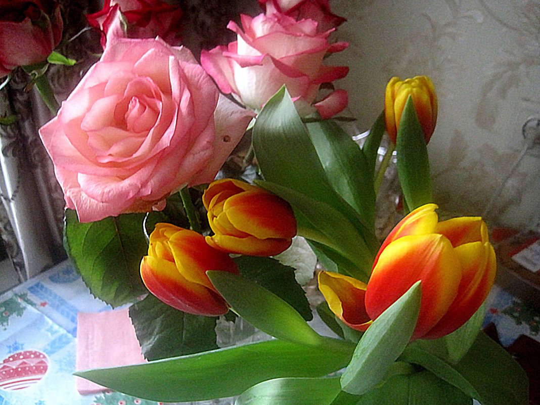 С праздником в мой дом пришла весна - Елена Семигина