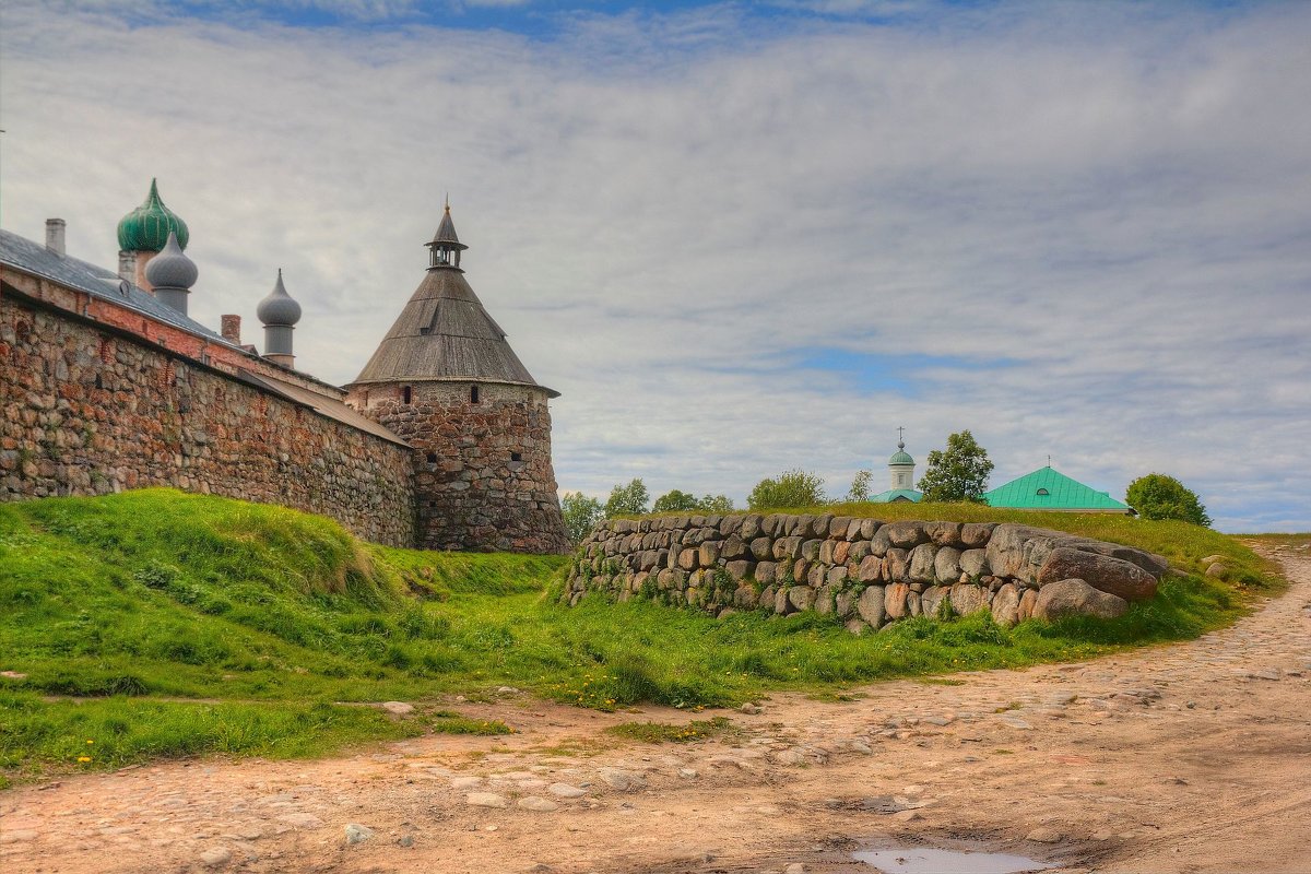 Северный крепостной ров и Корожная башня Соловецкой крепости - Константин 