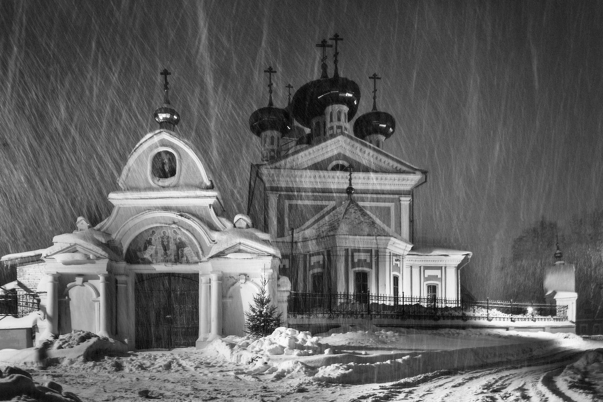 А снег идёт... - Владислав Храмцов