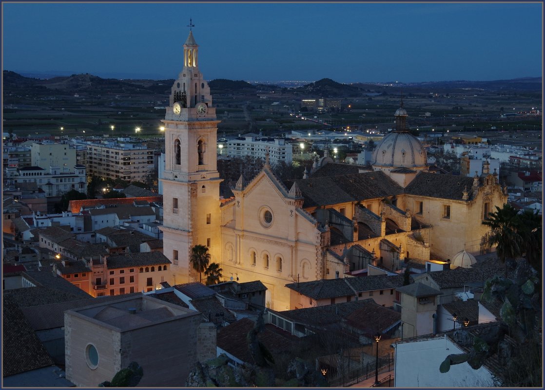 Xàtiva. Iglesia Colegial Basílica de Santa María.. - Николай Панов