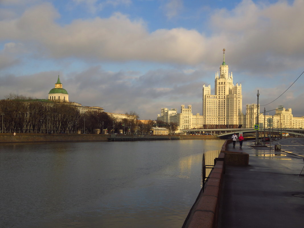 Москва, Москва!.. люблю тебя, как сын, как всякий русский, — пламенно и нежно! - Андрей Лукьянов