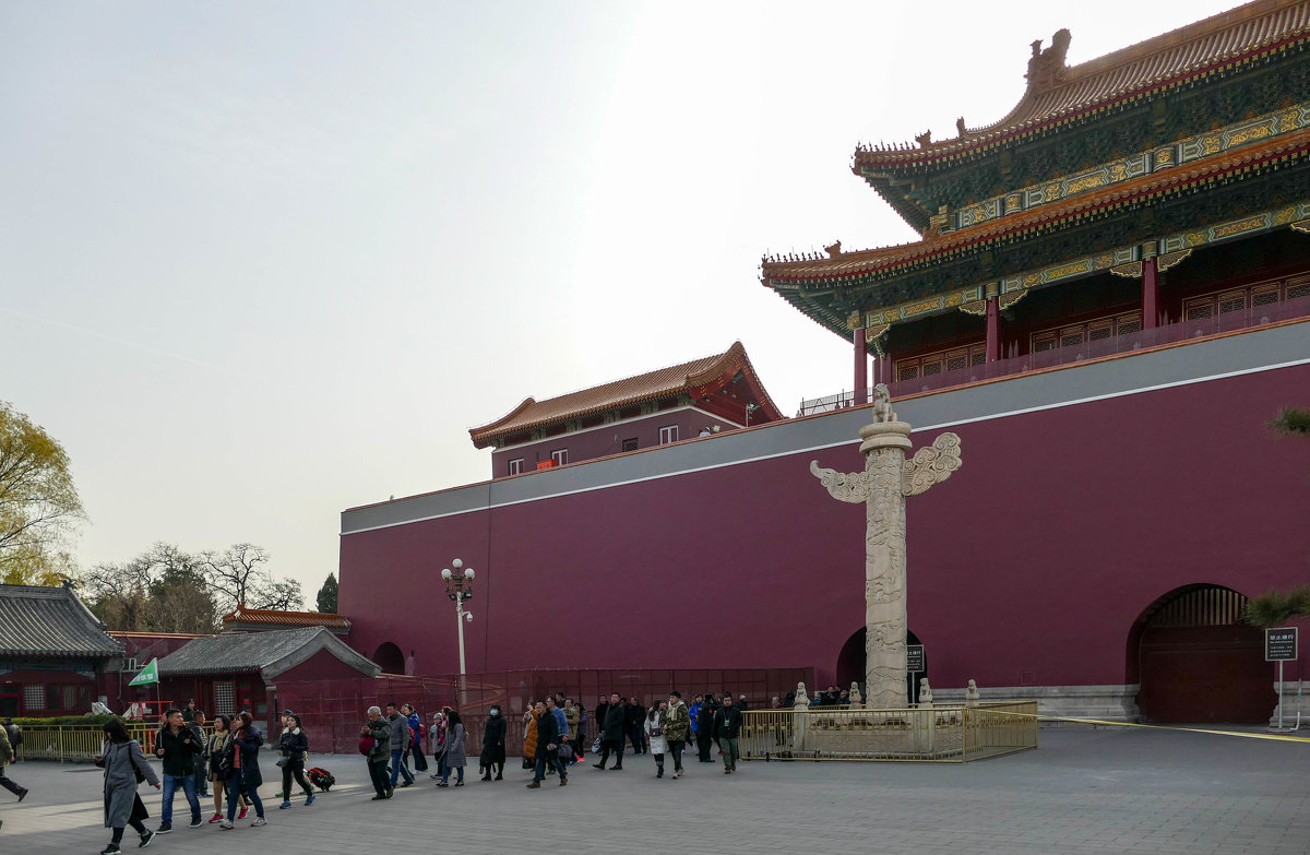 Одна из колонн Хуабяо с задней стороны ворот Тяньаньмэнь. - Юрий Поляков