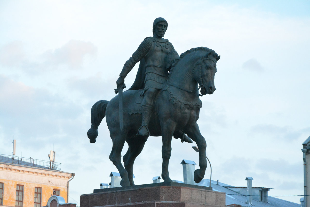 Памятник рязанскому князю Олегу - Александр Буянов