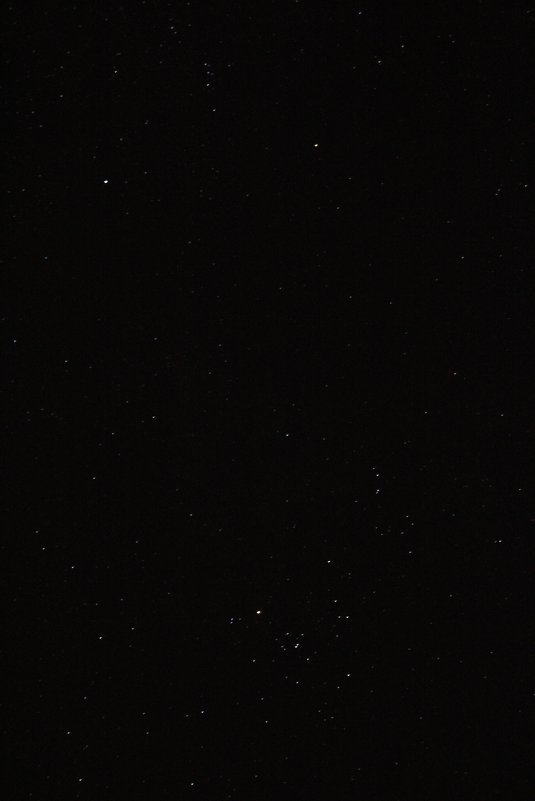 Звёздное небо. Созвездие Тельца и его яркая звезда Альдебаран Рядом рассеянное звёдное скопление Где - Анатолий Кувшинов