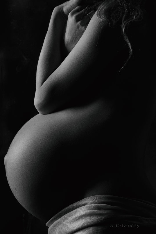 Profile of the pregnant body. Art Studio A. Krivitsky - krivitskiy Кривицкий