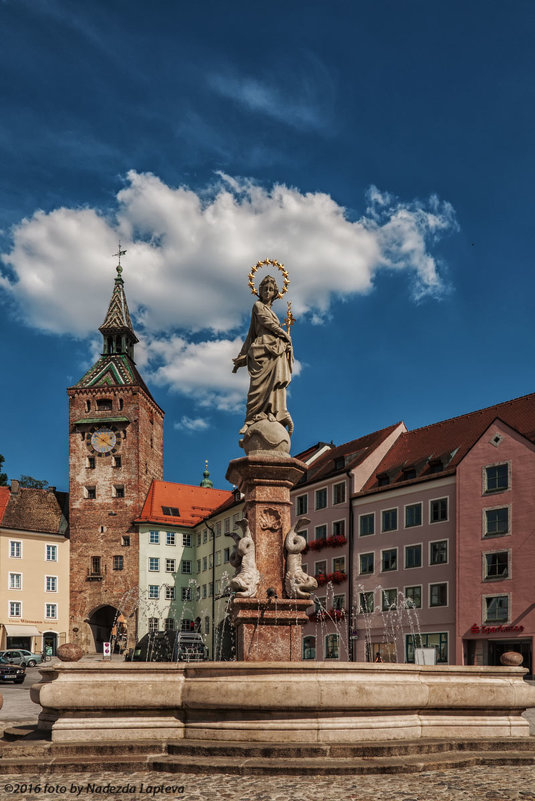 Ландсберг ам лех. Площадь Hauptplatz. Фонтан Marienbrunnen. - Надежда Лаптева