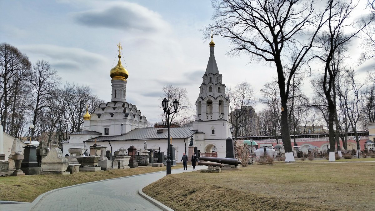 Донской монастырь ( фото с телефона ) - Константин Анисимов