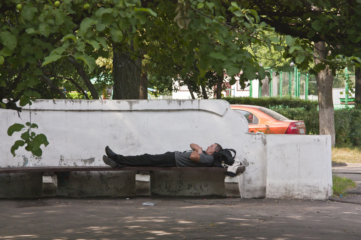 В летний полдень - Андрей Мердишев