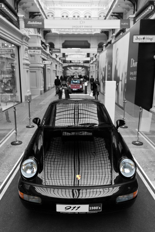 Выставка Porsche в ГУМе - Сергей Королев