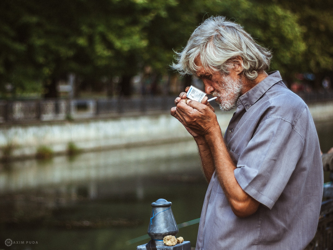 Old smoker - Maxim Puda