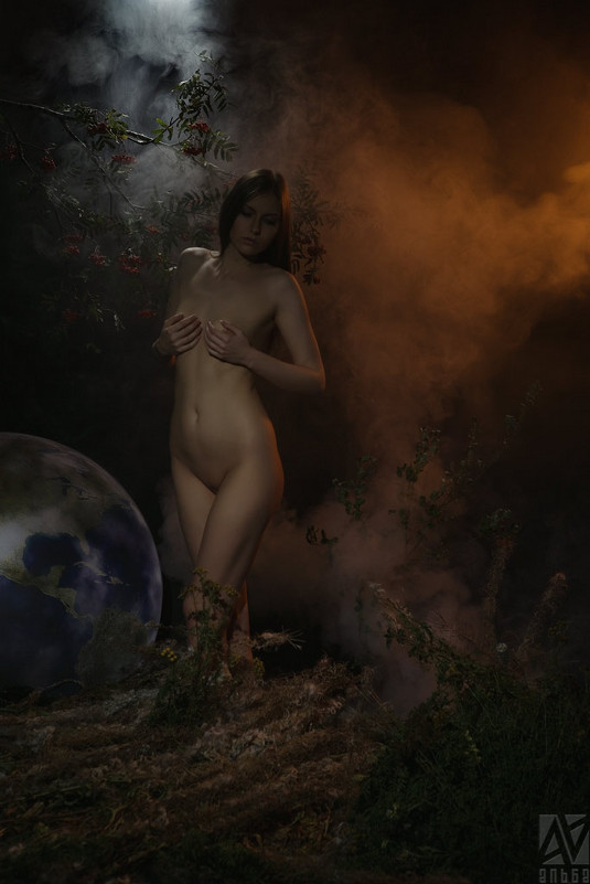 a beautiful woman nude portrait - Kirill Alba