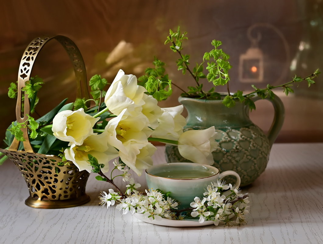 Белые тюльпаны... - Ольга Гукова (Olka-rada5)