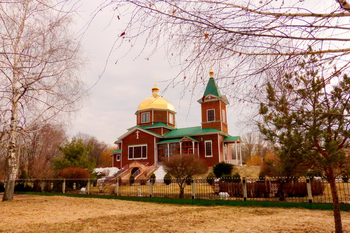 Храм в весеннем парке - Александр Прокудин
