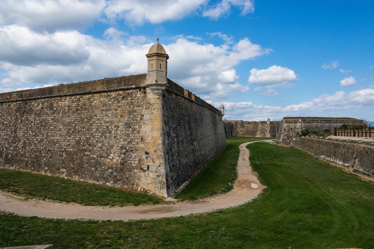 Крепость Святого Фернандо (Castillo de San Fernando) - Владимир Брагилевский