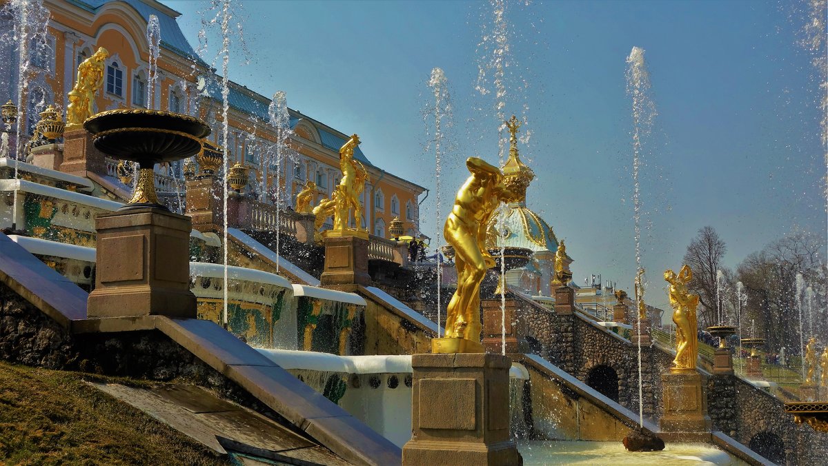 Золотые скульптуры Большого Каскада... - Sergey Gordoff