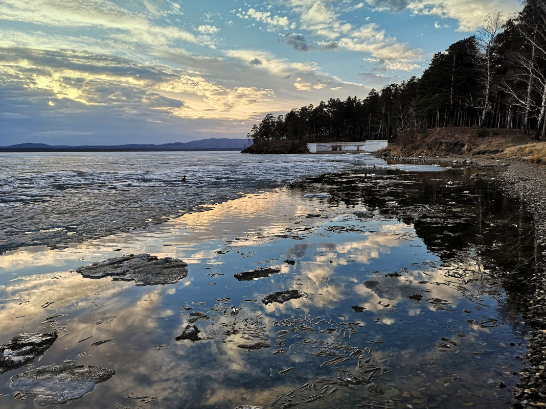 Тающий весенний лед на озере Иртяш. - Сергей Адигамов